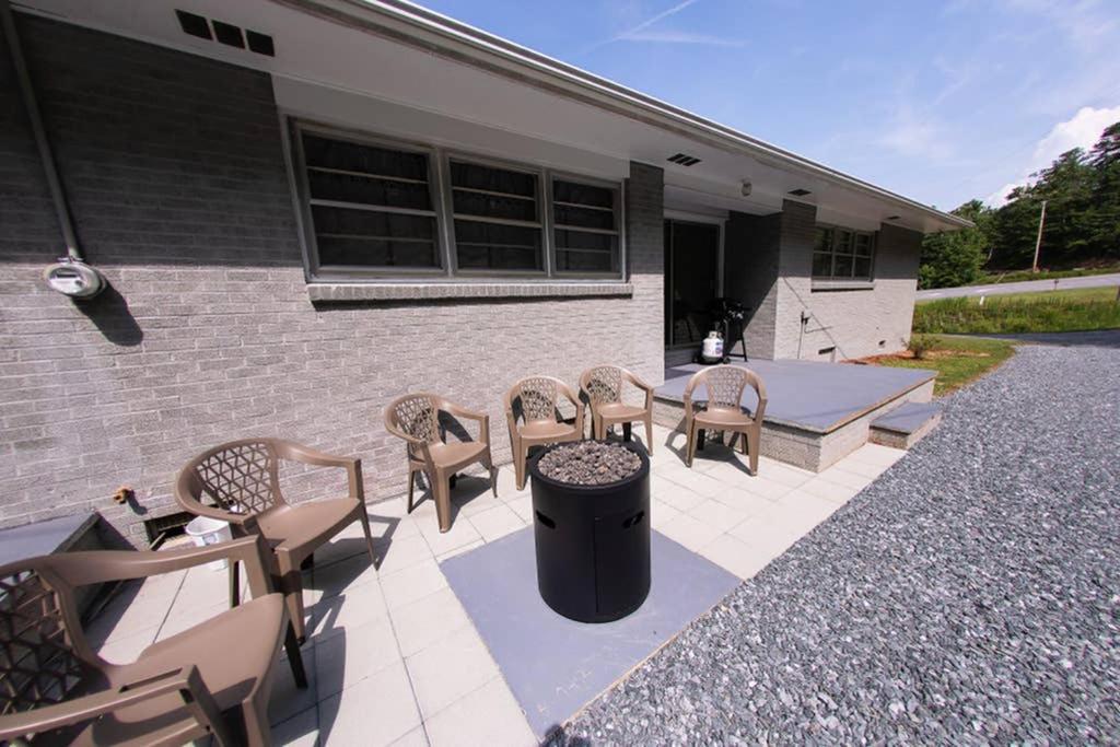 Vintage With Advantages Villa Bryson City Exterior photo